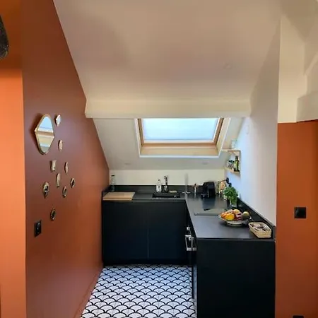T2 Dernier Etage Quartier Halles,cote Des Basques Apartment *